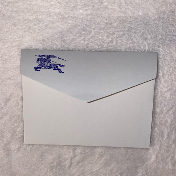 Burberry gift envelope & keepsake box - Picture 5 of 13